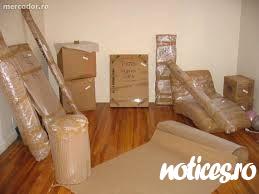 Piese de mobilier pregatite pentru transport