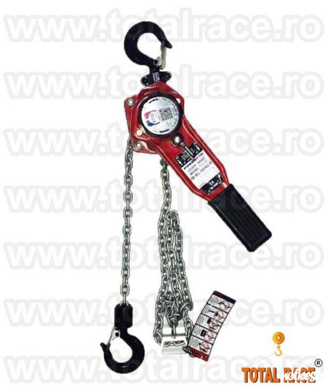 Total Race livreaza din stoc palan manual cu levier, capacitate 0,25 t /0,5 tone / 1,5 tone / 3 tone / 6 tone, inaltime 1,5 metri cu carcasa din otel pentru deplina siguranta, franare automata in sarcina, carlige de ridicare cu rulment cu bila, palan levi