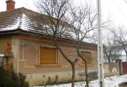 vand sau schimb casa in Cauaceu