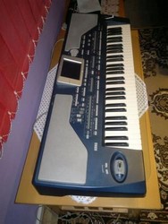VIND SAU SCHIMB SINTETIZATOR KORG PA800