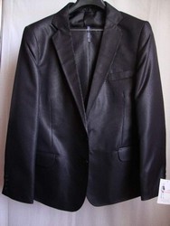 Costume barbati noi reduceri masive