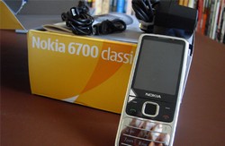Nokia 6700 classic gri si negre