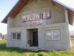 Ocazie: 47.000 Euro Vila P+1 la gri, Suceava, com Darmanesti, 200/1000 mp