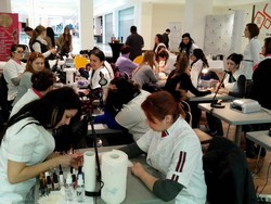 Profesional Academy Va Ofera Curs Unghii Tehnice Ploiesti