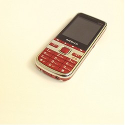 Replici Nokia 6700 cu 4 cartele sim