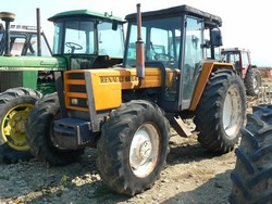 TRACTOR RENAULT 681.4