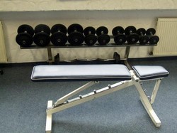 Vand aparate fitness second hand (dotare pentru sala fitness completa)
