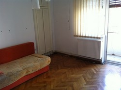 Vand apartament 3 camere in vila Maria Rosetti