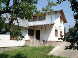 Vand casa de vacanta Campina