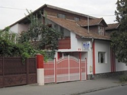 Vand casa tip vila Deva, ultracentral, ideal locuinta, birouri, cabinete etc