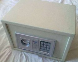 Vand seifuri electronice Asist mari si mici