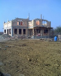 vand vila cu 15000 mp vie si pomi DN2 E85