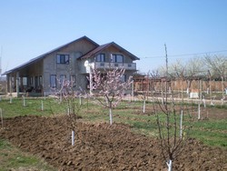 VILA COLT DE RAI,la DN 2 Rm.Sarat